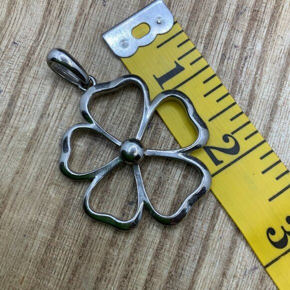 Lia Sophia "DAISY" 2007 Open Work Flower Silver Pendent - Picture 4 of 4